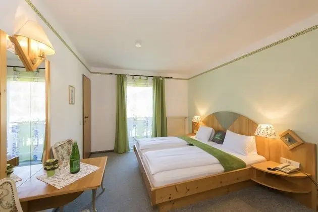 Tek Büyük Yataklı Oda, Dağ Manzaralı