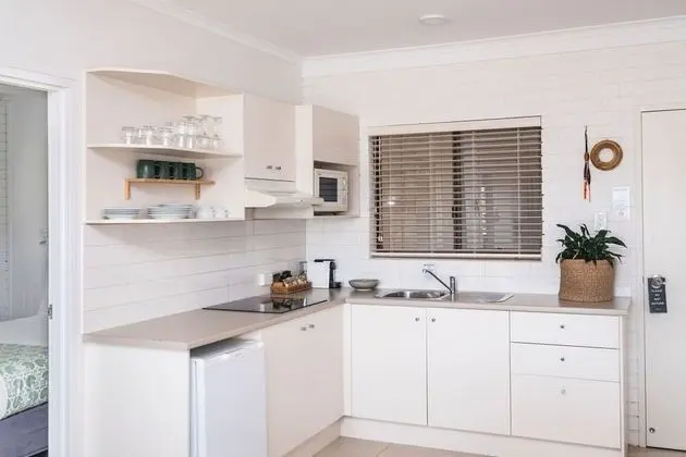 Standard Apart Daire, 2 Yatak Odası, Sigara İçilmez, Mutfak (S/C Poolside Unit)