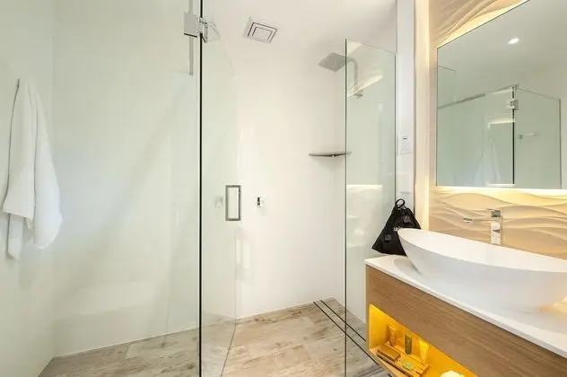 Deluxe Stüdyo, 1 Büyük (Queen) Boy Yatak, Balkon, Okyanus Manzaralı