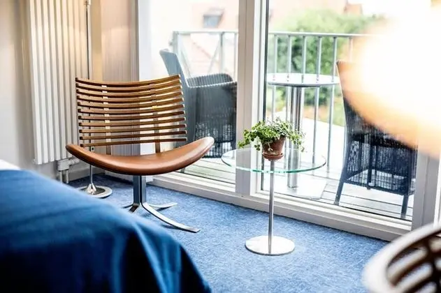 Deluxe Tek Büyük Yataklı Oda, 1 Büyük (Queen) Boy Yatak, Balkon, Deniz Manzaralı