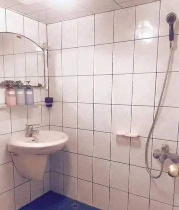 Üç Kişilik Oda