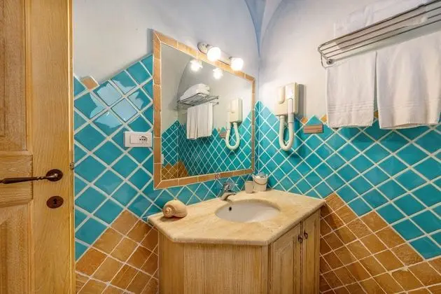 Superior Üç Kişilik Oda, Banyolu/Duşlu (Camera Deluxe )