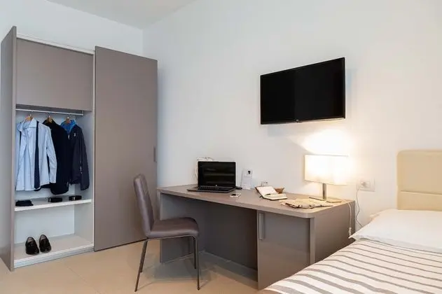 Business Tek Büyük veya İki Ayrı Yataklı Oda