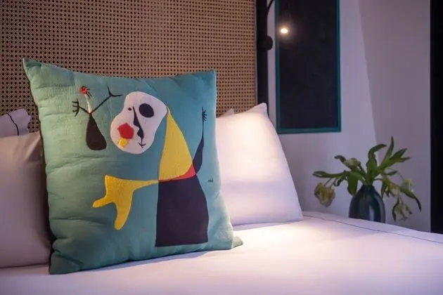 Tek Büyük Yataklı Oda (Les Artistes)