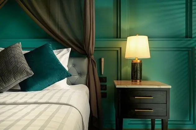 Deluxe Tek Büyük Yataklı Oda