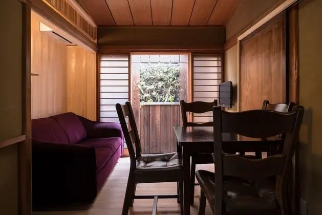 Traditional Ev (Momiji-an)