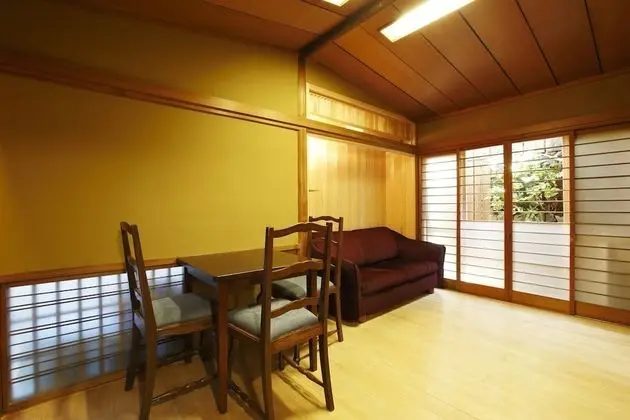 Traditional Ev (Momiji-an)