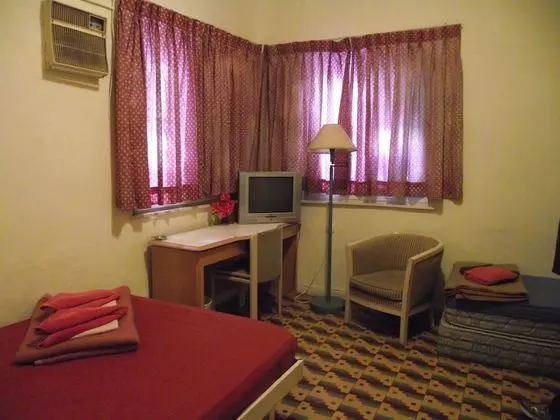 Üç Kişilik Oda, Özel Banyo (A/C)