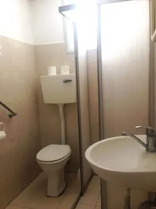 Üç Kişilik Oda, Özel Banyo (A/C)