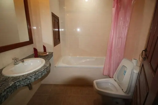 Deluxe Tek Büyük veya İki Ayrı Yataklı Oda