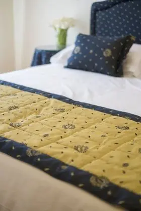 Classic Tek Büyük veya İki Ayrı Yataklı Oda, Kısmi Deniz Manzaralı