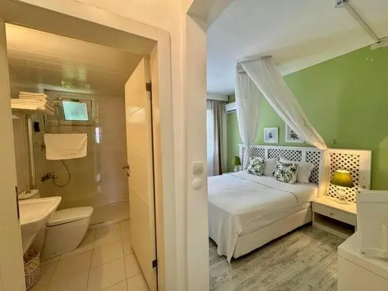 Deluxe Oda-Balkonlu, Bahçe Manzaralı, Balkonlu