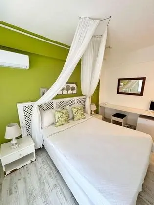 Deluxe Oda-Balkonlu, Bahçe Manzaralı, Balkonlu
