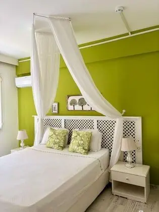 Deluxe Oda-Balkonlu, Bahçe Manzaralı, Balkonlu