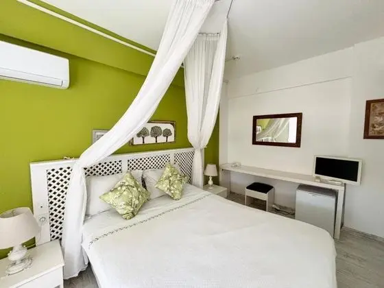 Deluxe Oda-Balkonlu, Bahçe Manzaralı, Balkonlu