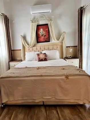 Jakuzili Suit Oda, Bahçe Manzaralı, Jakuzili