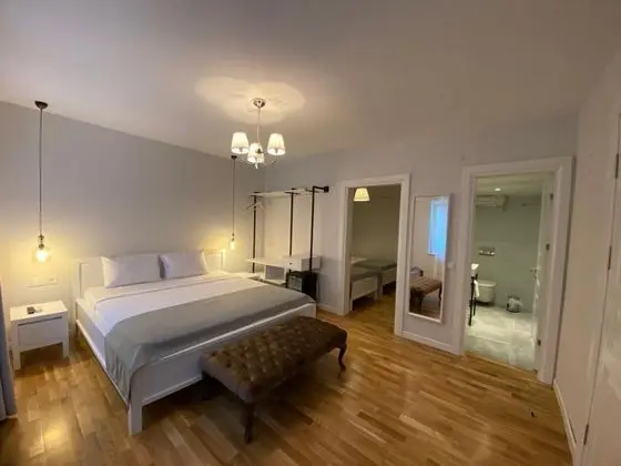 Aile Odası, Bahçe veya Sokak Manzaralı, 1. Kat