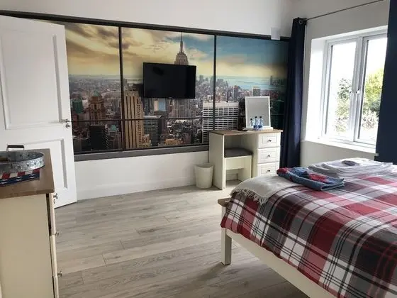 Design Tek Büyük Yataklı Oda, 1 En Büyük (King) Boy Yatak, Banyolu/Duşlu, Zemin Kat