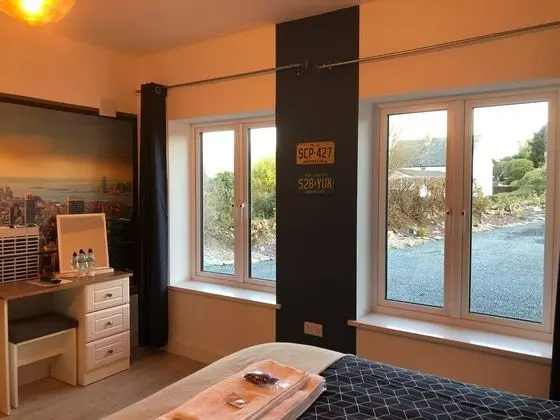 Design Tek Büyük Yataklı Oda, 1 En Büyük (King) Boy Yatak, Banyolu/Duşlu, Zemin Kat