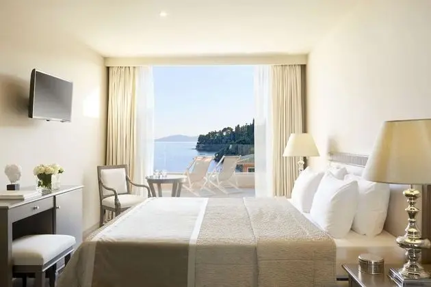 Tek Büyük veya İki Ayrı Yataklı Oda, Balkon, Deniz Manzaralı