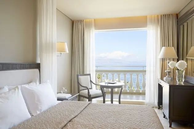 Tek Büyük veya İki Ayrı Yataklı Oda, Balkon, Deniz Manzaralı