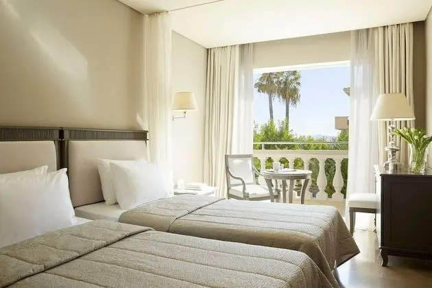 Tek Büyük veya İki Ayrı Yataklı Oda, Balkon, Şehir Manzaralı