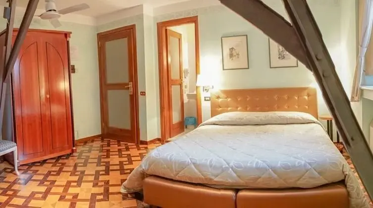 Standard Tek Büyük Yataklı Oda