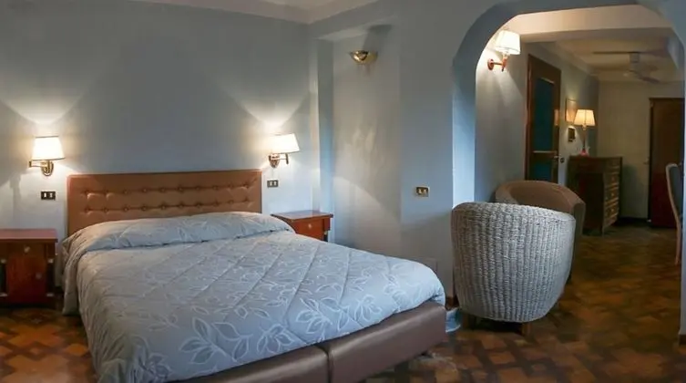 Süit, Sıcak Su Havuzu