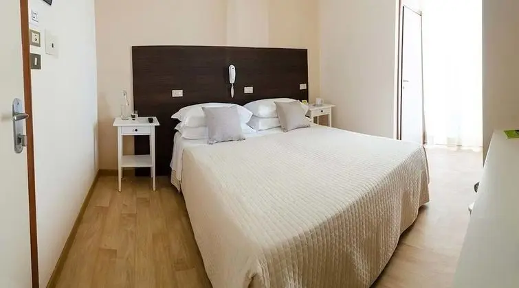 Comfort Tek Büyük veya İki Ayrı Yataklı Oda
