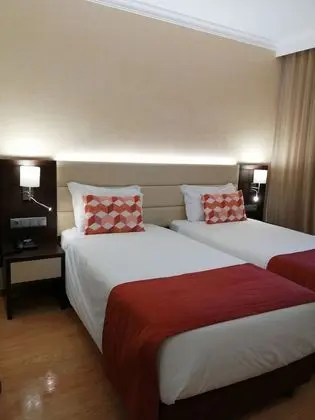 Tek Büyük veya İki Ayrı Yataklı Oda