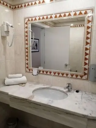 Üç Kişilik Oda