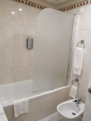 Üç Kişilik Oda
