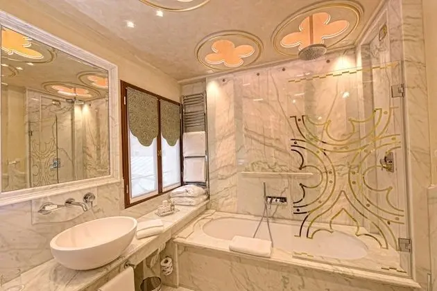 Superior Tek Büyük veya İki Ayrı Yataklı Oda (Golden Leaf )