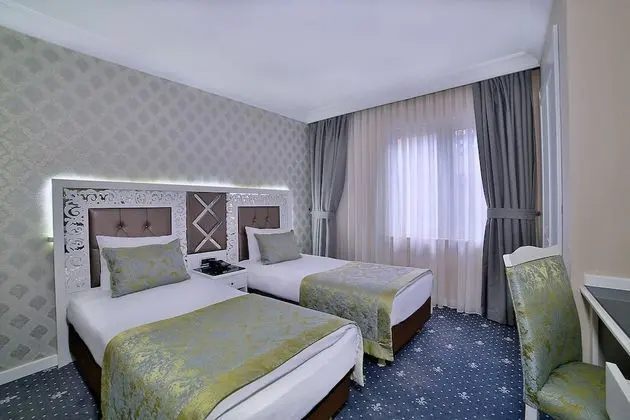 Tek Büyük veya İki Ayrı Yataklı Oda