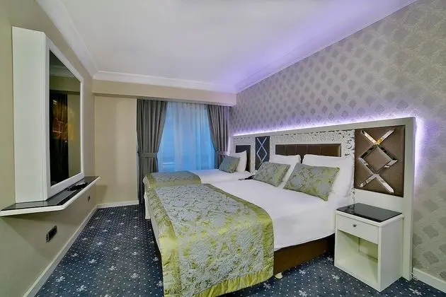Tek Büyük veya İki Ayrı Yataklı Oda