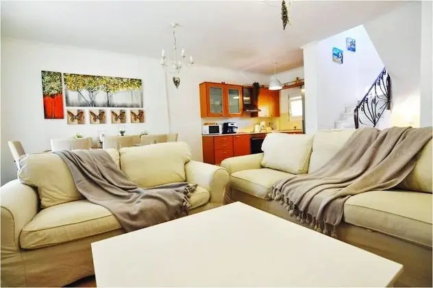 Family Villa, 4 Yatak Odası, Kişiye Özel Havuzlu (Villa Hellas)