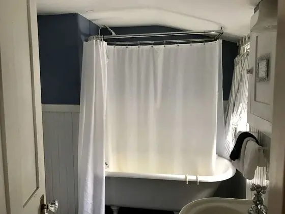 Standard Üç Kişilik Oda, Banyolu/Duşlu (Sally Room-205)