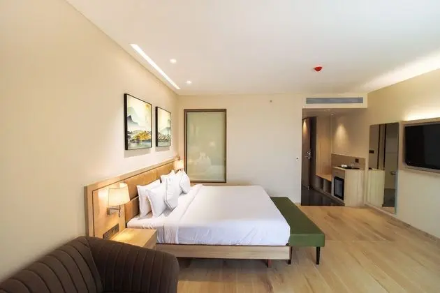 Deluxe Room with Balcony