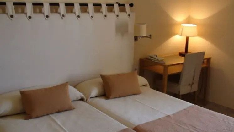 Standard Tek Büyük veya İki Ayrı Yataklı Oda