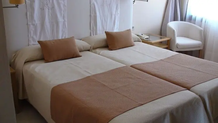 Standard Tek Büyük veya İki Ayrı Yataklı Oda