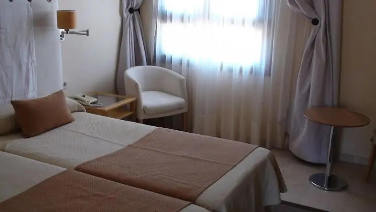 Standard Tek Büyük veya İki Ayrı Yataklı Oda