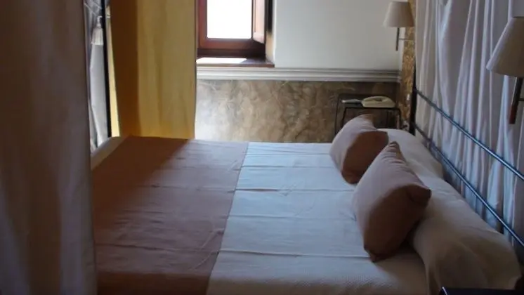 Standard Tek Büyük veya İki Ayrı Yataklı Oda