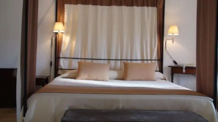 Standard Tek Büyük veya İki Ayrı Yataklı Oda