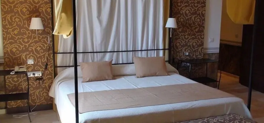 Standard Tek Büyük veya İki Ayrı Yataklı Oda