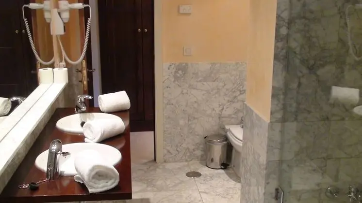 Standard Tek Büyük veya İki Ayrı Yataklı Oda