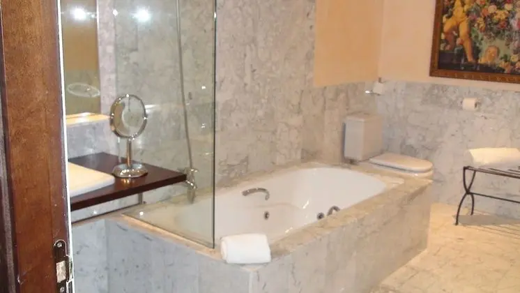 Standard Tek Büyük veya İki Ayrı Yataklı Oda