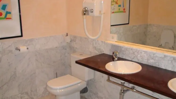 Standard Tek Büyük veya İki Ayrı Yataklı Oda