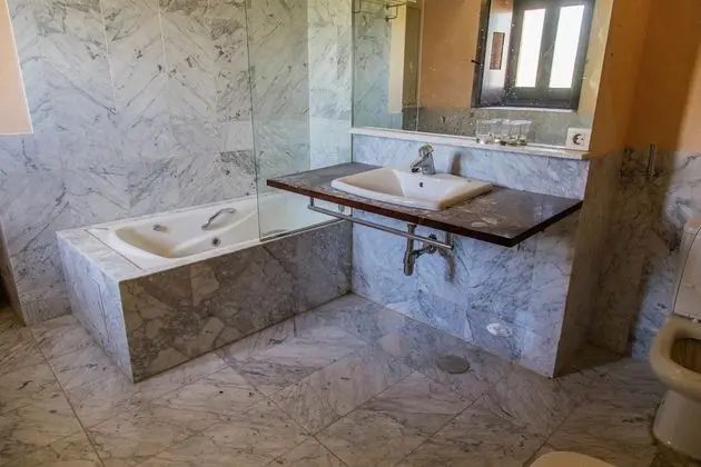 Standard Tek Büyük veya İki Ayrı Yataklı Oda