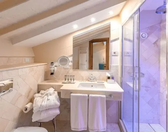 Classic Tek Büyük Yataklı Oda