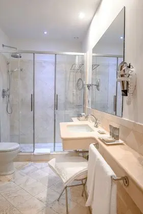 Superior Tek Büyük Yataklı Oda